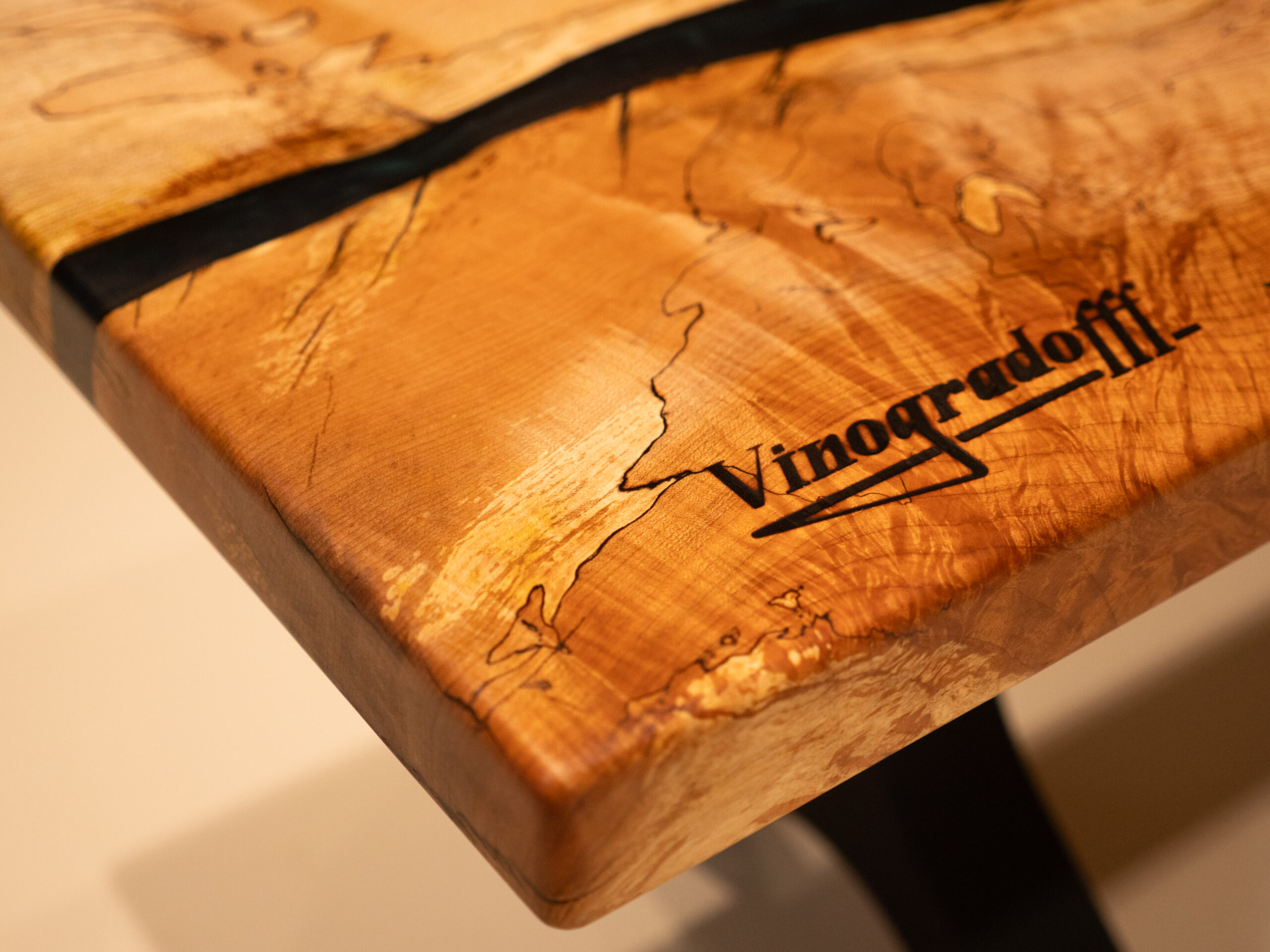 Custom-made-liveedge-table-vinogradofff-barrie
